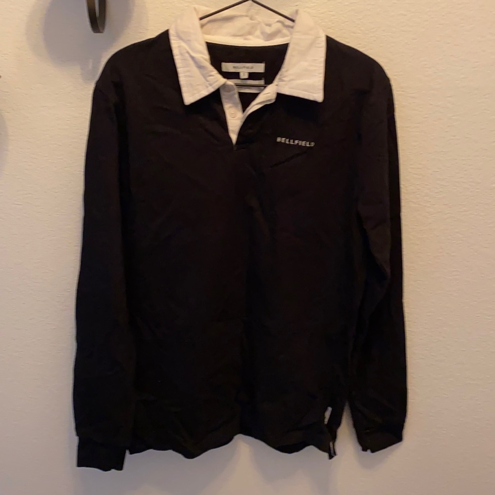 Bellfield long polo in black.